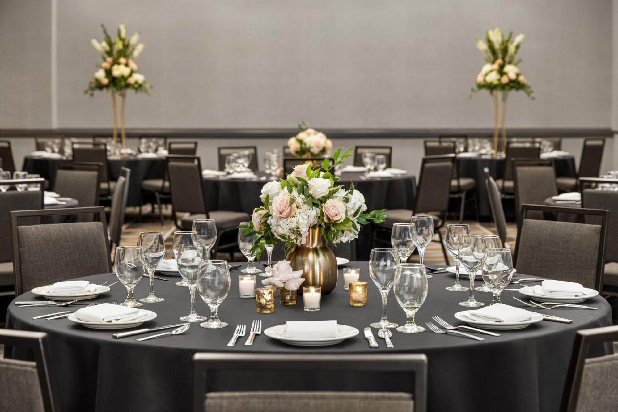 Crowne Plaza Louisville Airport Expo Ctr By Ihg Экстерьер фото
