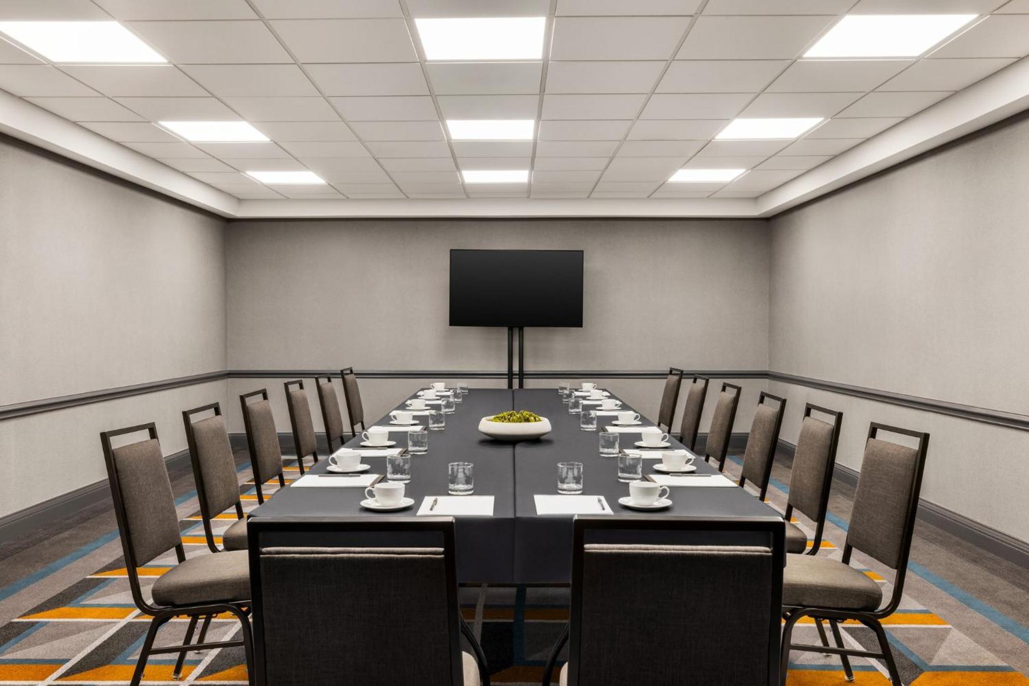 Crowne Plaza Louisville Airport Expo Ctr By Ihg Экстерьер фото