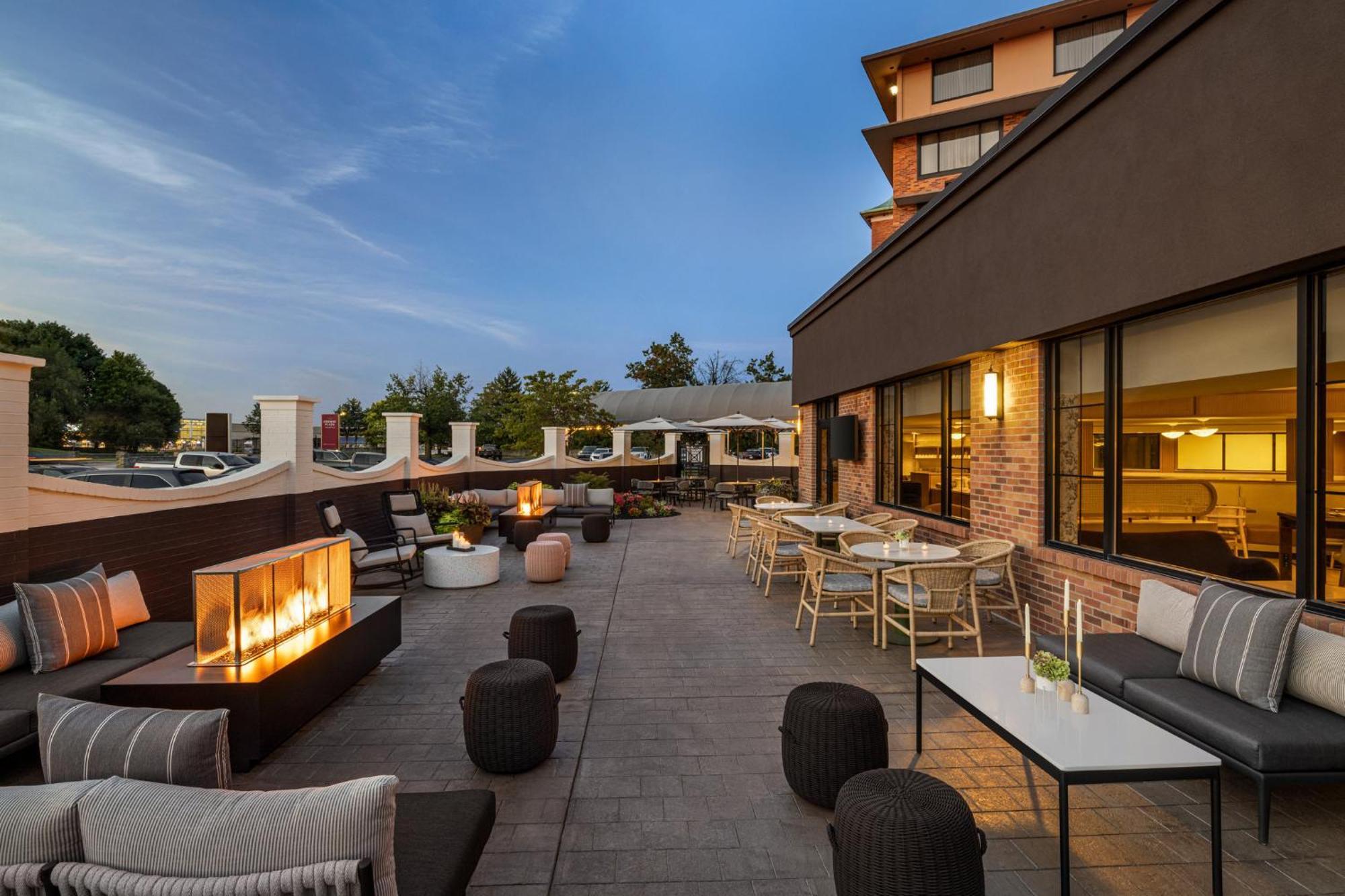 Crowne Plaza Louisville Airport Expo Ctr By Ihg Экстерьер фото